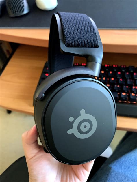 Why Everyone is Buying the Arctis Pro Wireless (Full Review)